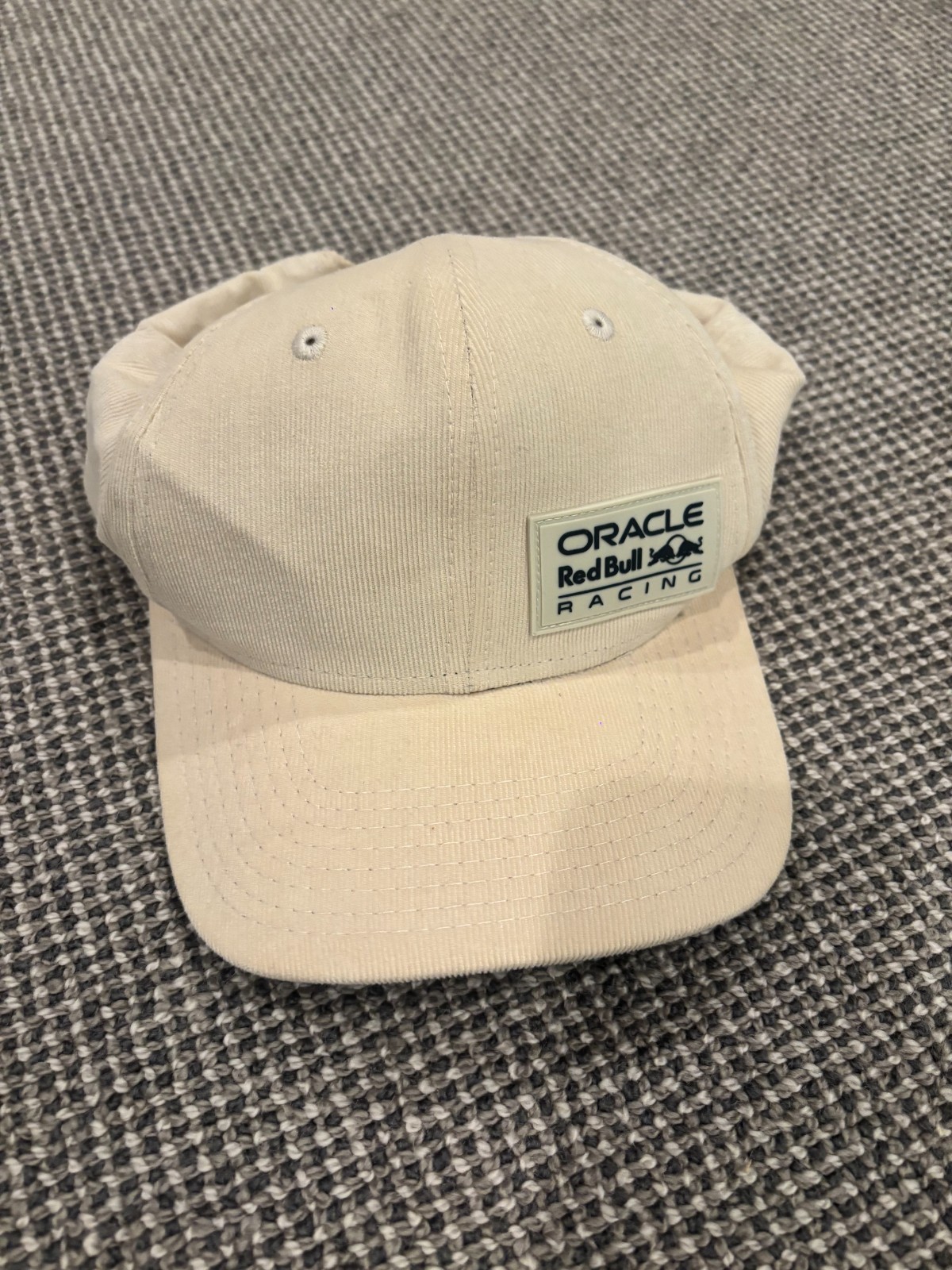 Oracle Red Bull Racing Beige Snapback Hat – Adjustable F1 Formula One
