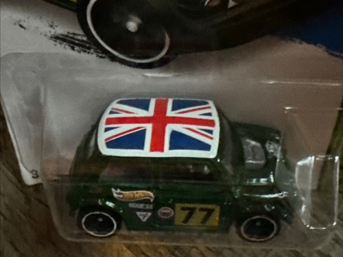 2014 Hot Wheels HW Workshop Green Morris Mini Cooper 77 Metal Base - Picture 13 of 14