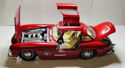 Bburago 1954 MERCEDES BENZ 300 SL - No. 0122 - Red - 1:24 - Italy