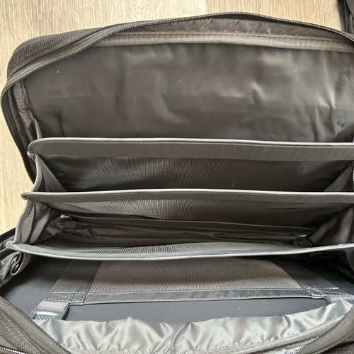Briggs & Riley Travelware Expandable 17"x 13" Laptop Bag Black BB104X-4 READ - Picture 9 of 12