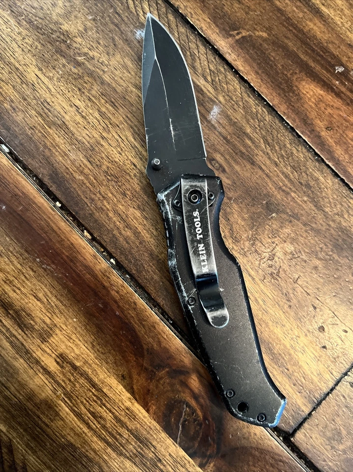 Cuchillo de Bolsillo Klein Tools, Negro, Hoja de Punto de Caída Klein Tools 44220 Foto 3 de 4