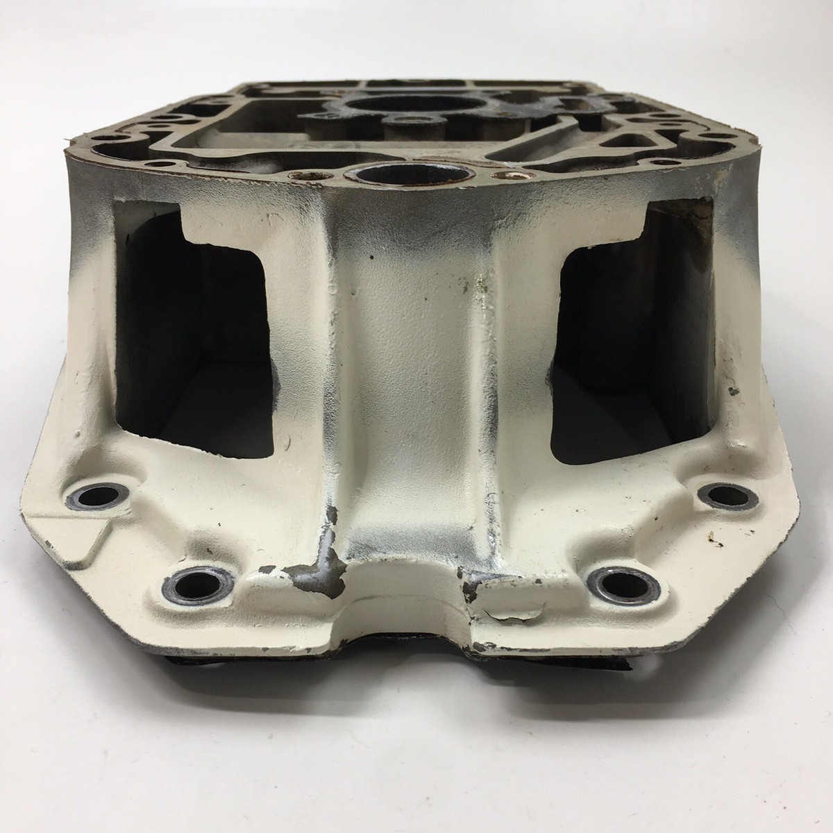 0323458 Johnson Evinrude 85 90 115 140 HP V4 Exhaust Housing