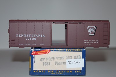 HO Scale Roundhouse 1081 Pennsylvania 40' Single Door Boxcar Kit 77100  L2156