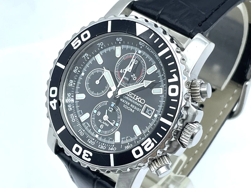 Seiko 7T62-0CV0 chronograph