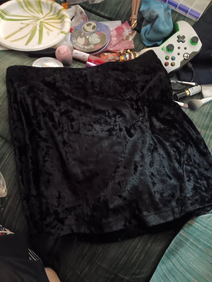 Morbid Threads 女式迷你裙小号或中号黑色 Goth Grunge Emo — 第 3/3 张图片