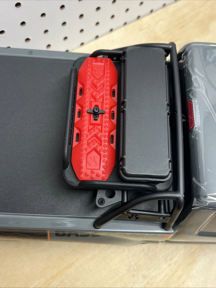 Axial SCX10 III Base Camp Gray Body With Accessories Snorkel Rack New 1/10 Yota - Image 3 of 4