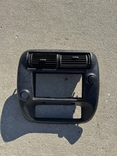 1998-2005 Ford Ranger Oem Radio Bezel Black Center Dash Vents