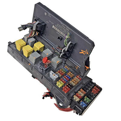 2007 - 2009 Mercedes Dodge Sprinter SAM Control Module Fuse Box A9065453101 02