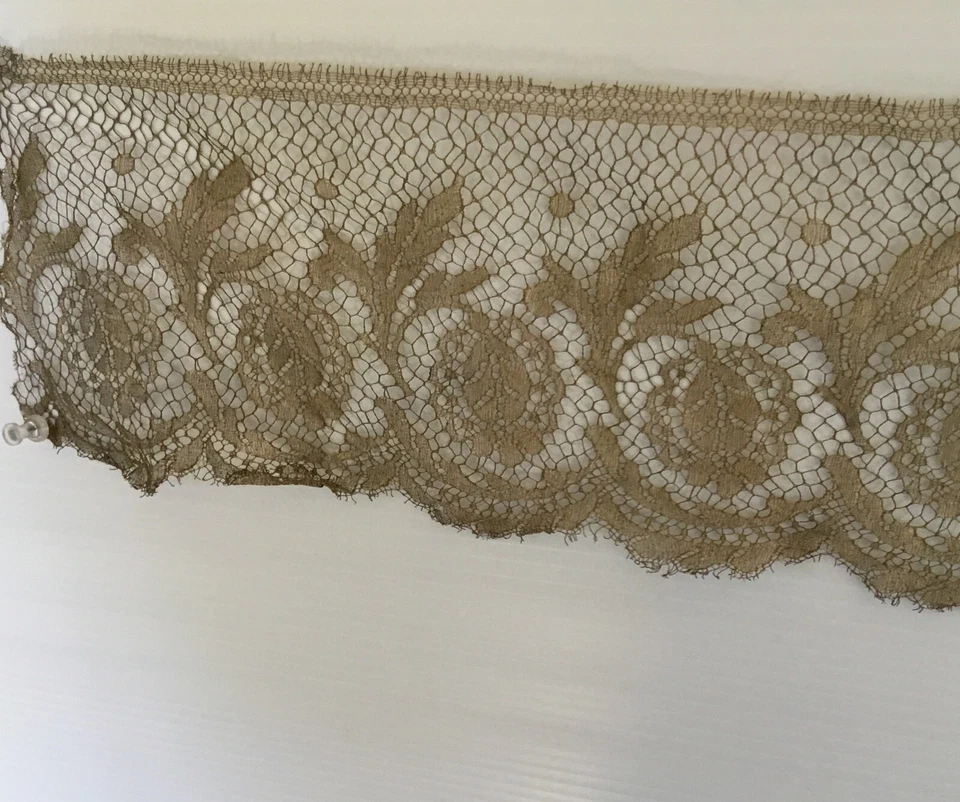 "Antiguo borde de encaje cojo dorado tejido Art Deco de 1920/32""x5,50""" Foto 2 de 4