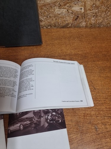01-05 Honda Civic 5 Door Owners Manual Handbook & Wallet Print 2001 - Picture 6 of 8