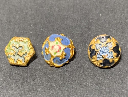 1040r / bouton ancien motif en laiton sur capsule de métal 18mm
