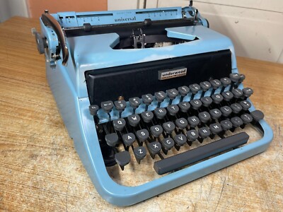 Underwood Universal タイプライター 1955 Underwood Universal Vintage Portable Typewriter Working