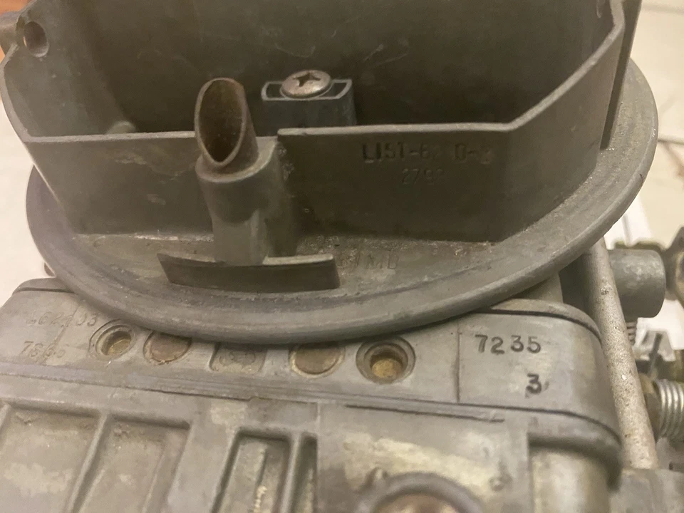 Carburador de doble bomba Holley 6210-8 SpreadBore 650cfm de colección Rat Rod reconstruido Foto 4 de 4