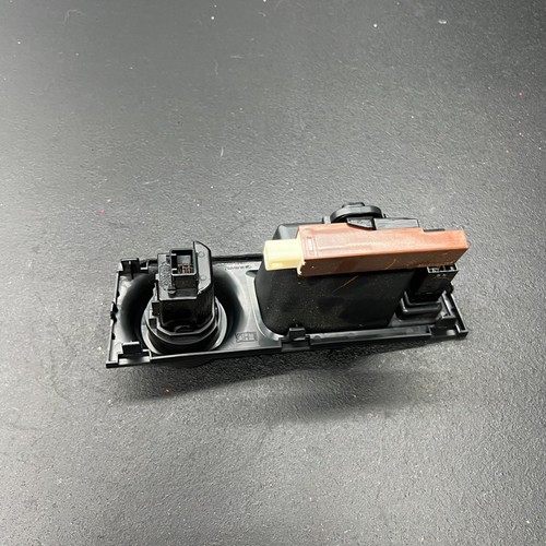 2019 TOYOTA 86 TRD OEM PUSH START IGNITION BUTTON USB AUX TRIM - Picture 5 of 6