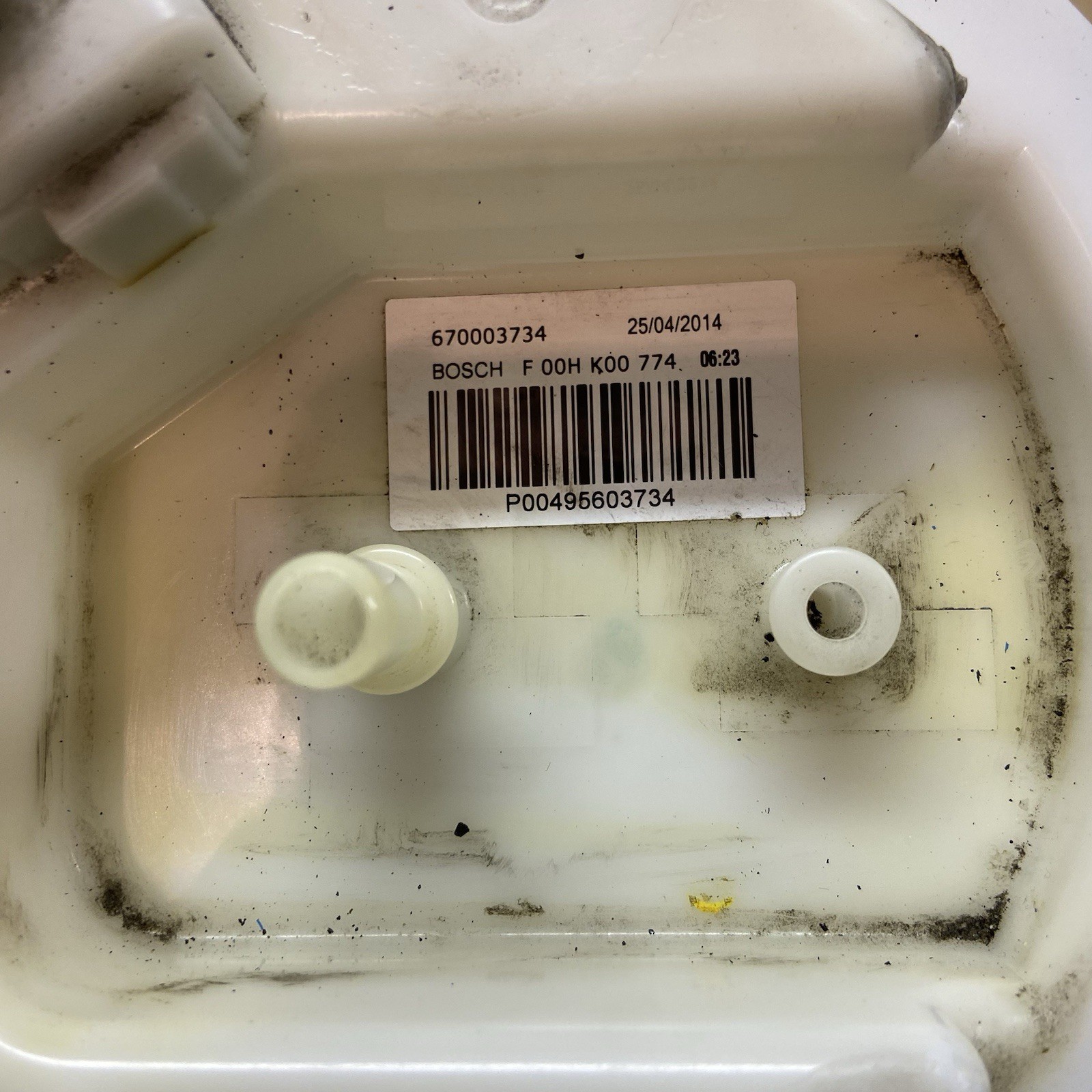 14-21 Maserati Ghibli SQ4 Left Side Fuel Pump Level Sending Unit OEM 670003734