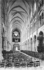 C231 France Laon La Cathedrale La Nef    vintage postcard