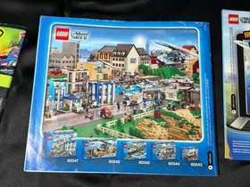 LEGO CITY: Mobile Police Unit (60044) 99.9% Complete with Instruction Manuals