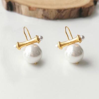 Julie Vos Bamboo Pearl Earrings in Gold