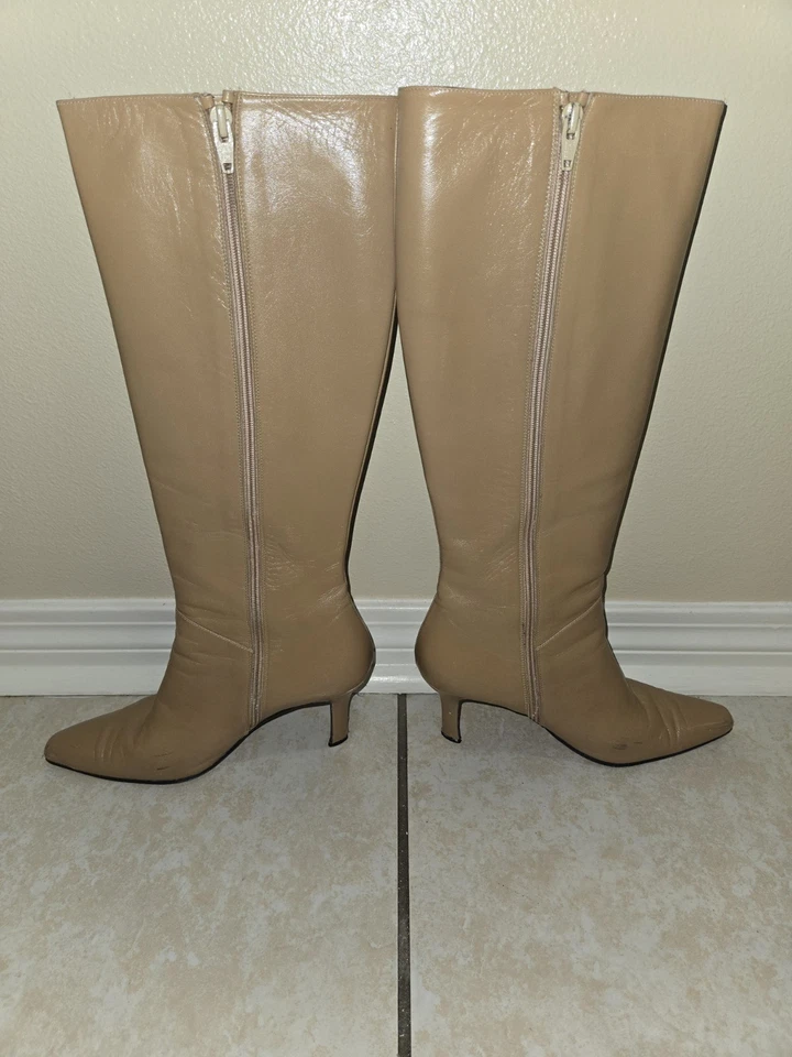 Botas hasta la rodilla Stuart Weitzman de cuero de becerro camel 7,5 hechas en España tacón de gatito Foto 3 de 4