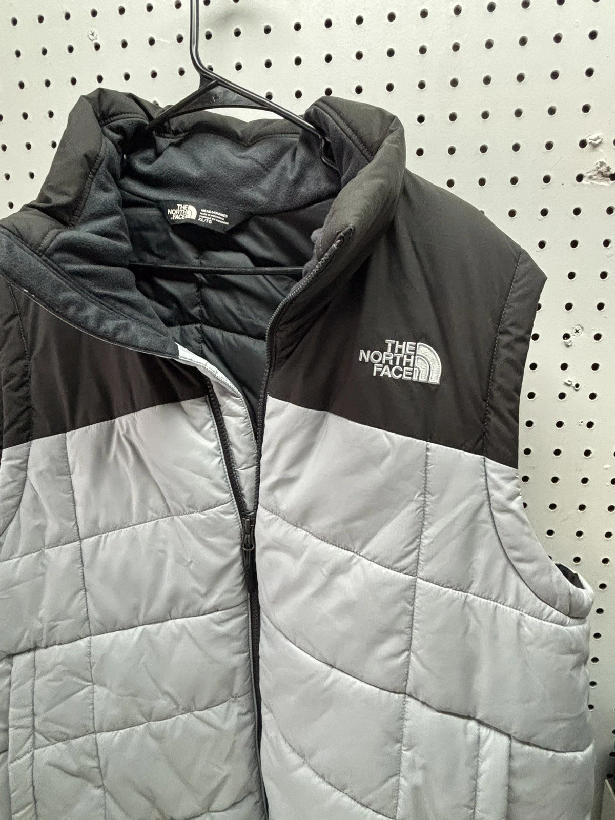 The North Face Men's Down Puffer Vest Zip Black Heather Grey Size XL
Opens in a new window or tab