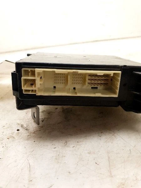 2010 TOYOTA SEQUOIA 4.6L CABIN FUSE BOX - Image 2 of 4