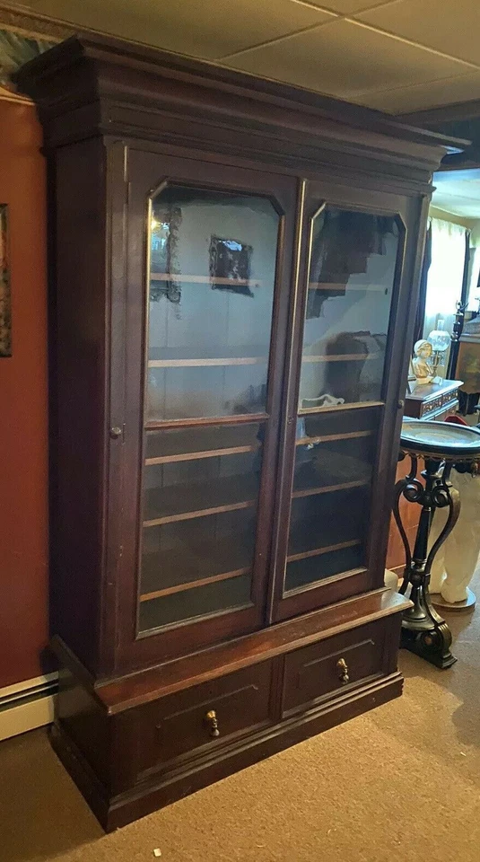 Antique Victorian Double Door Victorian Walnut Bookcase - Image 3 of 4