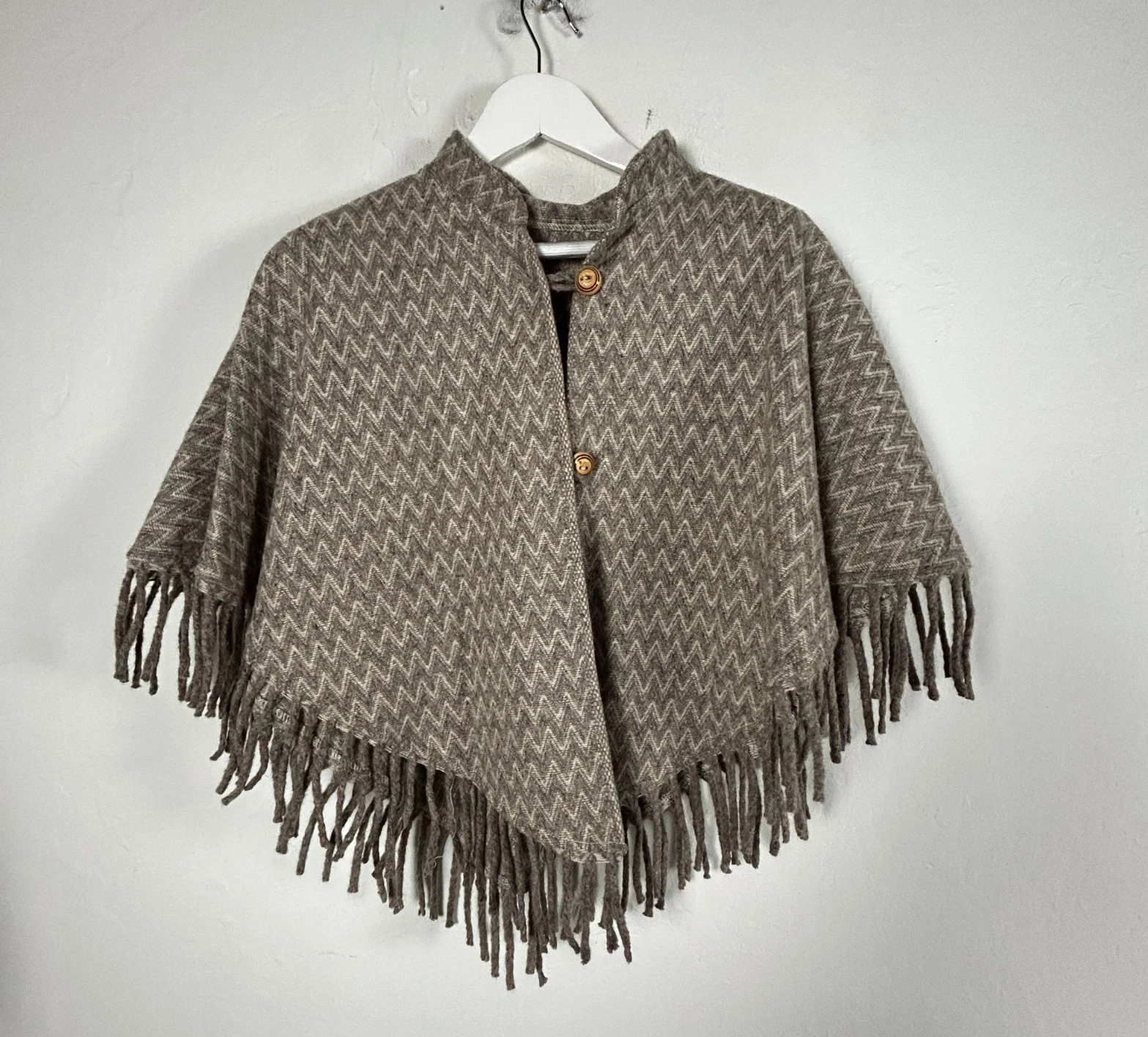 Women's Chevron Patterned Button Front Cape Poncho Jacker Fringe Hem Brown Peru