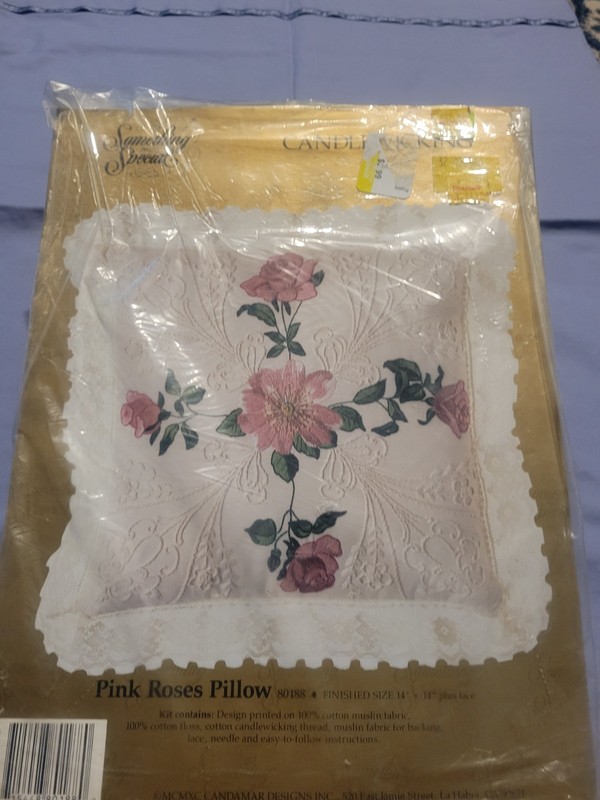 NIP Pink Roses Candlewicking Pillow Kit~~Candamar   14" X 14"