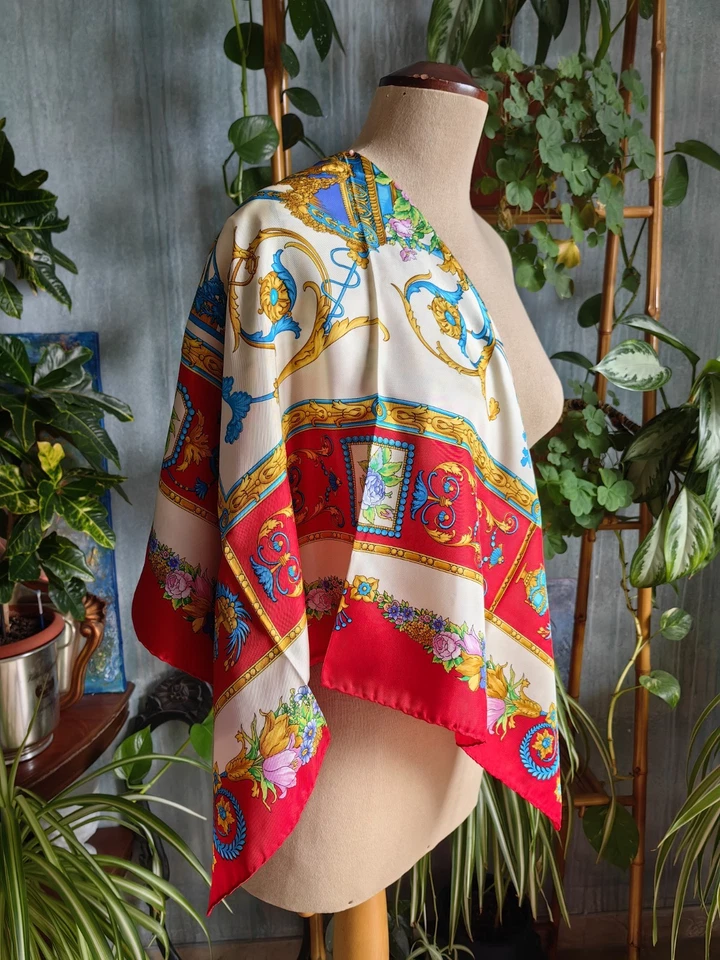 Vintage Silk Foulard VERSACE Italy - Imagen 3 de 4