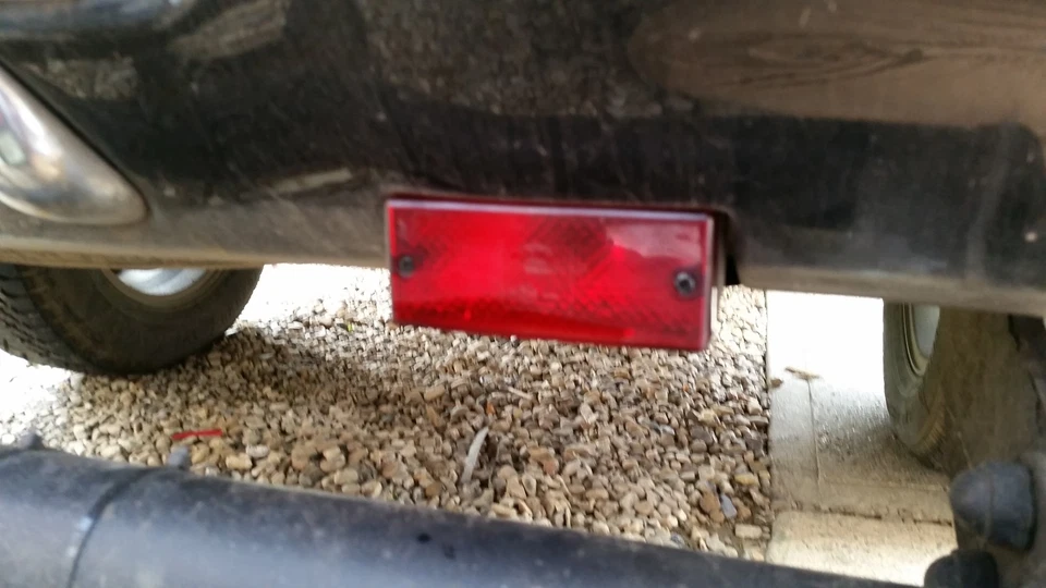 MITSUBISHI L200 2.5 B40 DiD 06 on NEW OE REAR FOG LAMP ASSY BUMPER MOUNTED - Image 2 of 4