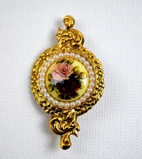 Beautiful Vintage Gold Tone Hand Painted Floral Center Brooch Pin 2.25" x 1.25"