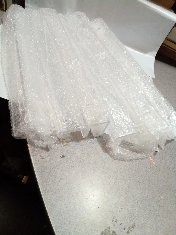 SOOYEE 6 PCS Bookshelf (CLEAR) With Screws / Damaged Box - Image 2 of 4