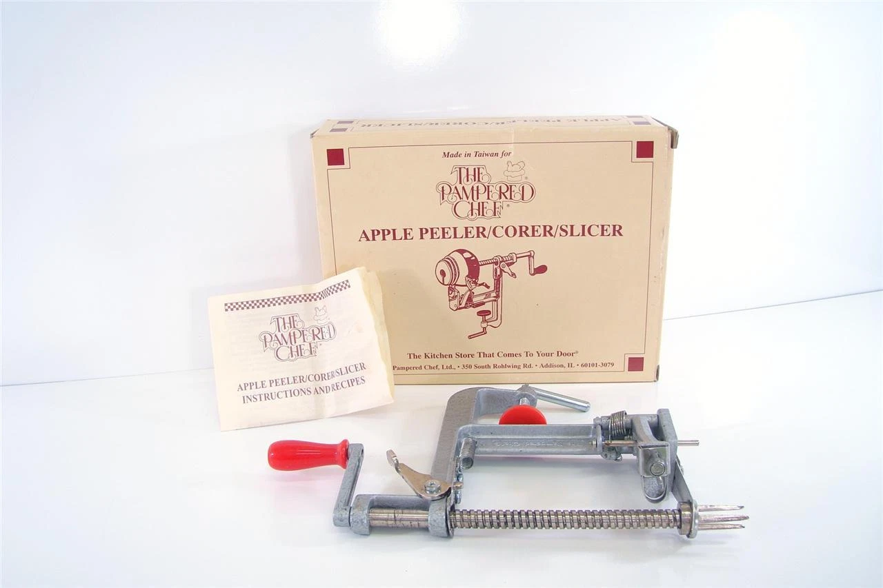 Pampered Chef Apple Peeler / Corer / Slicer In box