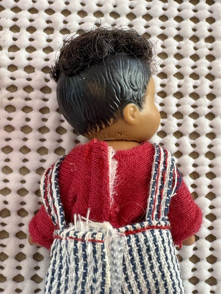 Barbie Happy Family Neighborhood FELIZ 1er CUMPLEAÑOS BEBÉ AMIGOS Mesa y Sillas Foto 4 de 4