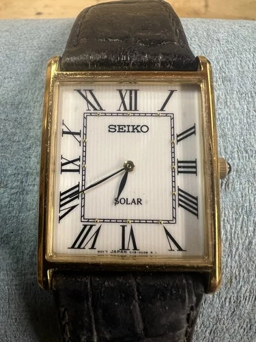 Vtg SEIKO V115-0BC0 SUP880 Solar Quartz Tank unisex dress watch Working