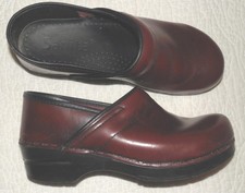 SANITA Burgundy Leather Professional Clogs EU40 or US 9.5 to 10 M