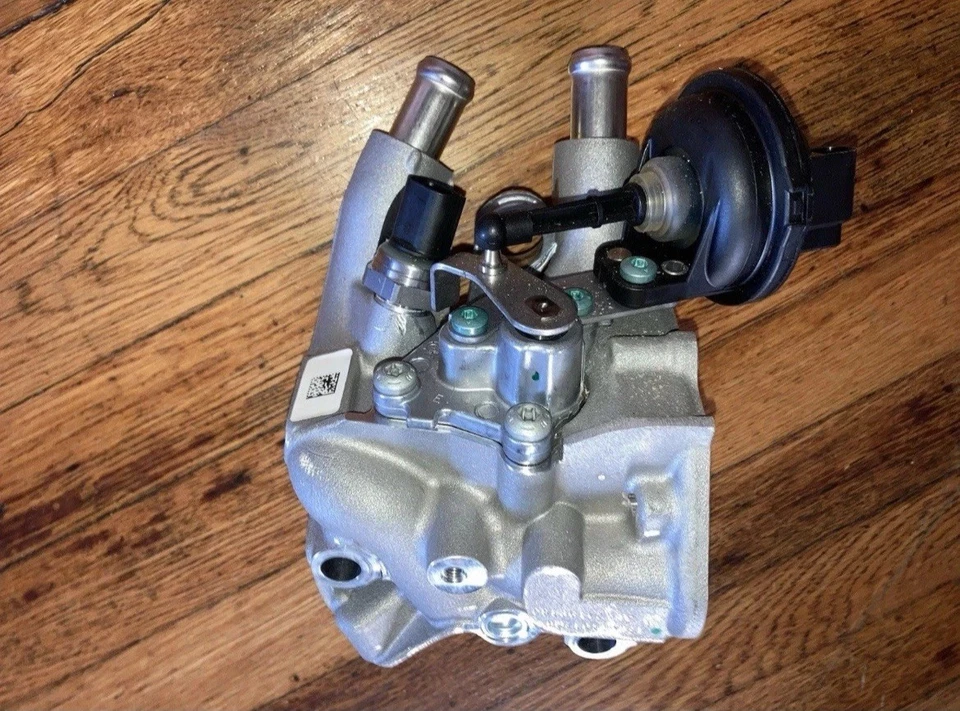 Nueva válvula de retención Mercedes-Benz Sprinter 2014-2021 642140030064 OEM Foto 3 de 4