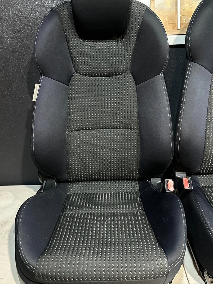 Par de asientos delanteros de tela izquierdo y derecho Hyundai Genesis COUPE 09-12 Foto 4 de 4