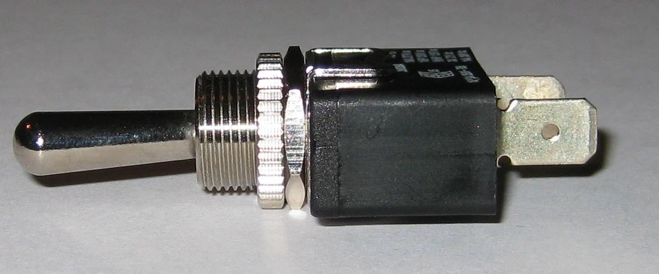 Interruptor de palanca Arcolectric - APAGADO Monental - SPST 16 Amp AC / 7 Amp DC - 3902BA Foto 4 de 4