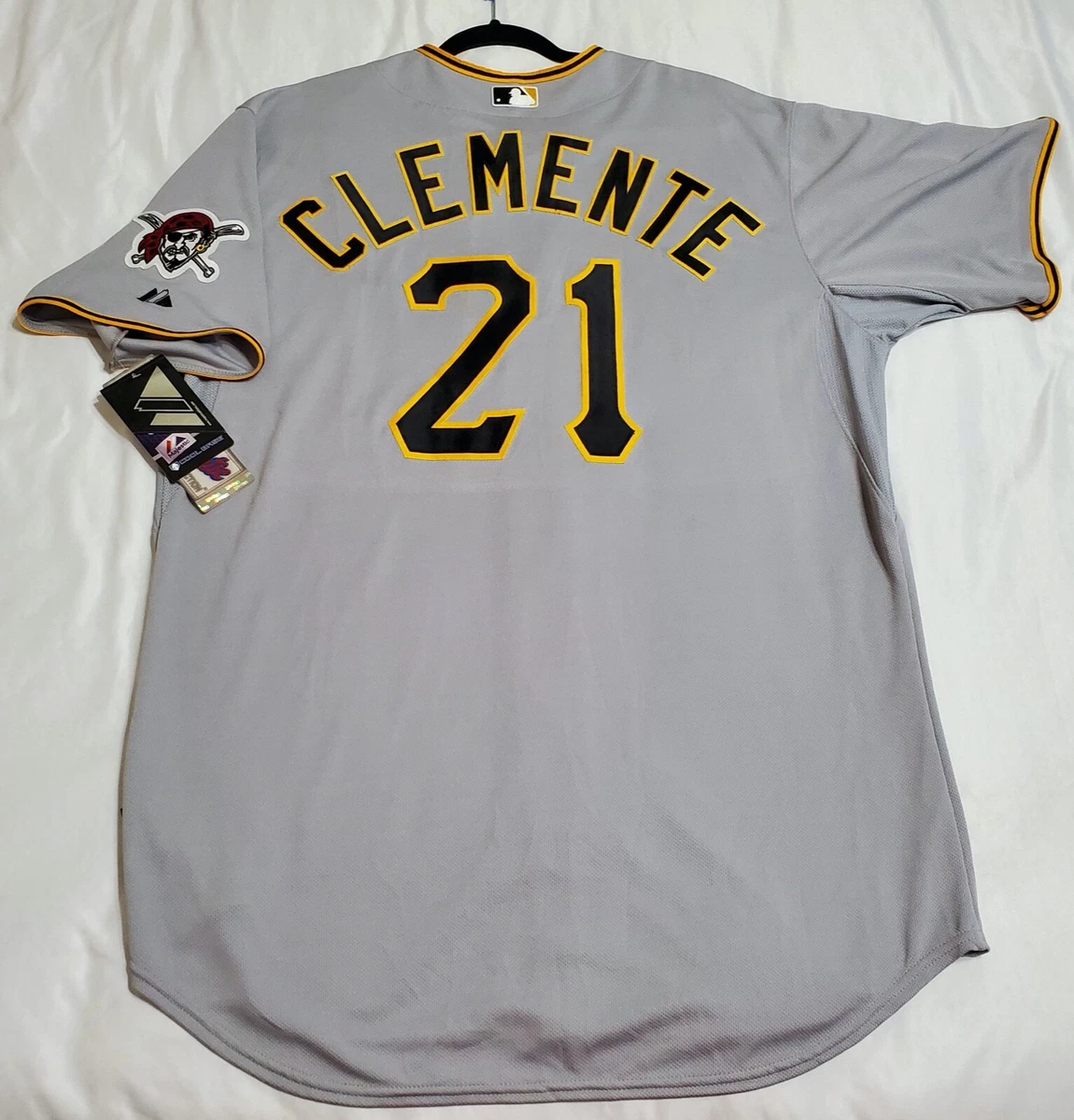 AUTHENTIC MAJESTIC 52 2XL, ROBERTO CLEMENTE PITTSBURGH PIRATES COOL BASE  Jersey