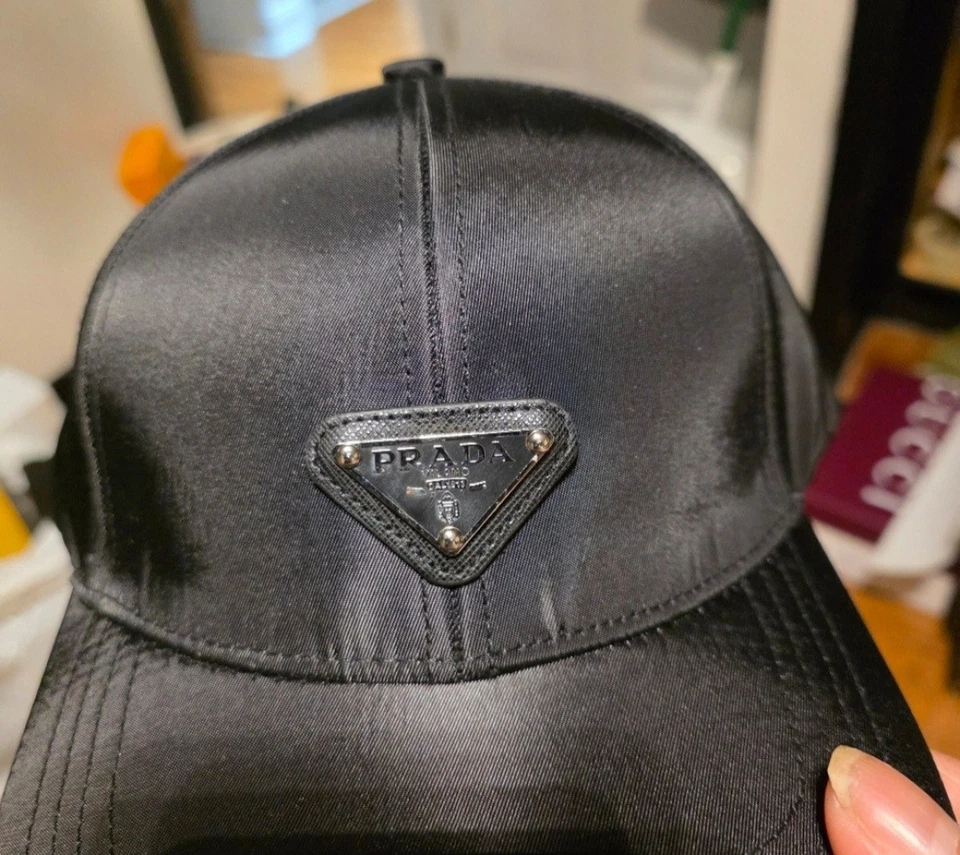 Gorra de béisbol Prada negra logotipo placa re-nylon con ajuste de talla de metal talla L Foto 2 de 4