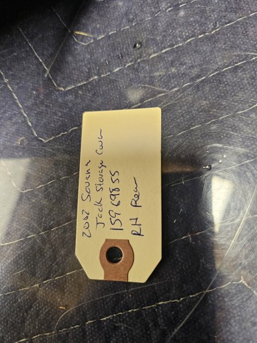 2002 Savana Rear Trim Jack Cover - Picture 4 of 4