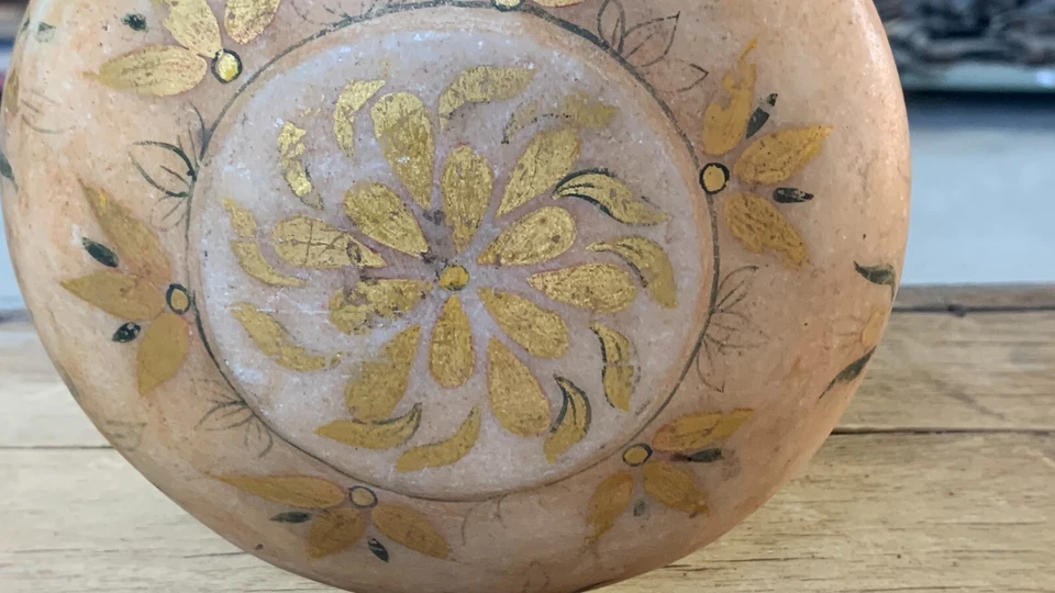 Antigua maceta antigua coleccionable tallada a mano con patrón de flores piedra mármol decoración Foto 3 de 4