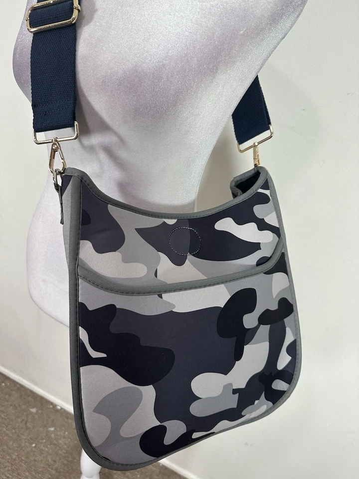 Bolso Mensajero Ahdorned Mulitolcore para Mujer  Foto 3 de 4