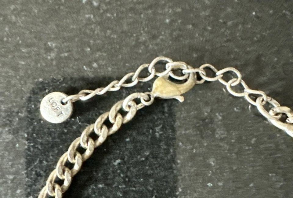 Collar Anne Taylor Loft Verde Blanco Racimo Tono Plata Cadena Distintivo Foto 4 de 4