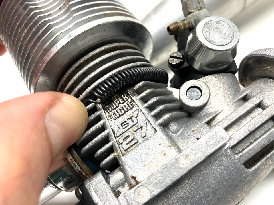 Duratrax Super Tigre ST27 Nitro Motor Kwik Pit Super Starter G-27 CX Carb w Pipe - Image 3 of 4