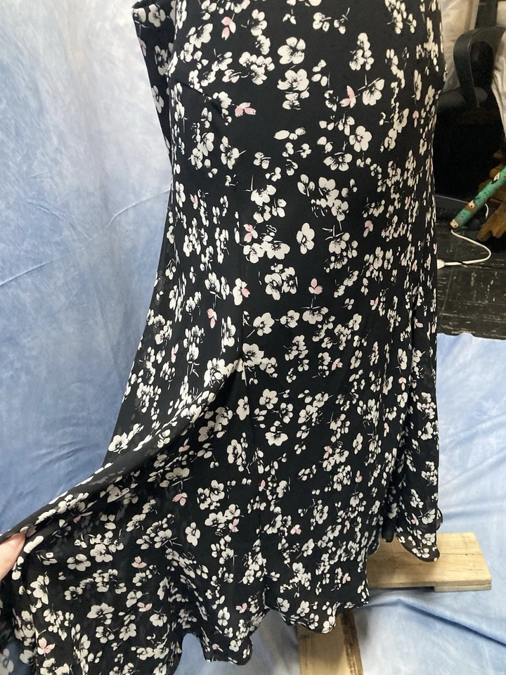 Chaps Women’s Black Floral Patterned Skirt Size Large Calf Length Light & Flowy - Image 4 of 4