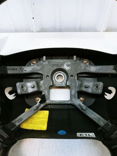 2004 05 2006 KIA AMANTI STEERING WHEEL OEM USED TESTED  - Image 2 of 4