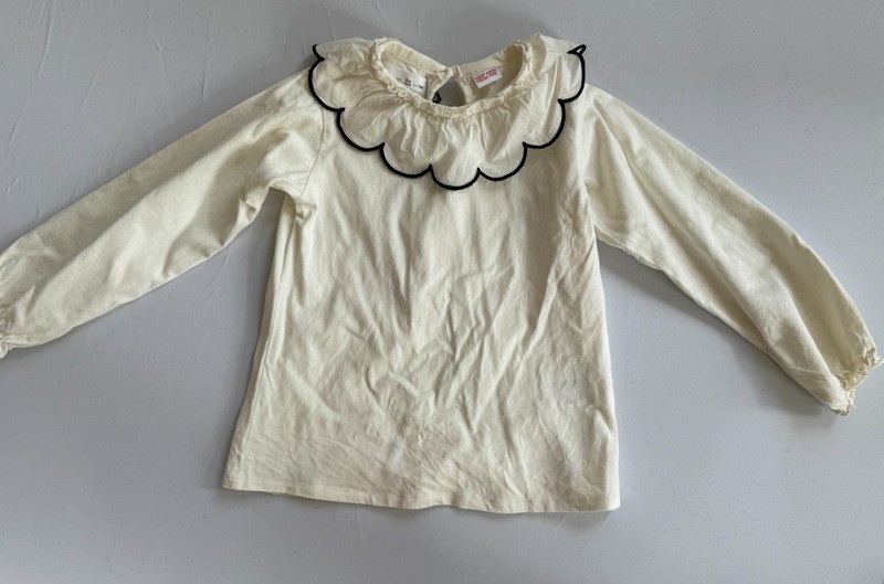 ZARA Blouse Toddler Blouse with collar petal detail, size 3-4 years.