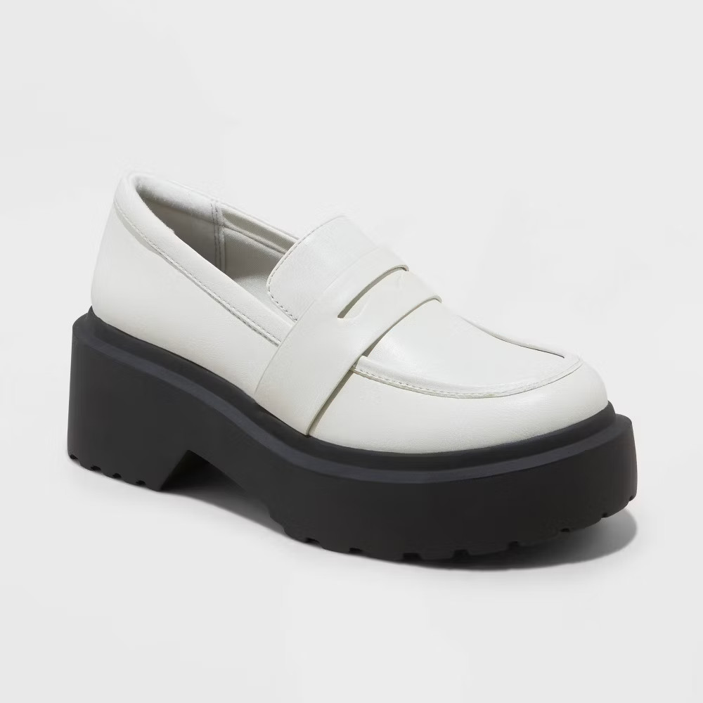 - Wild Fable White 3490₽